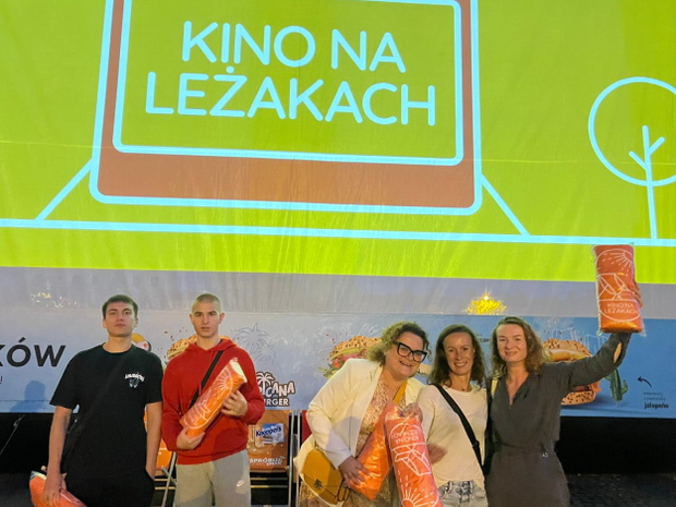 Kino na leżakach