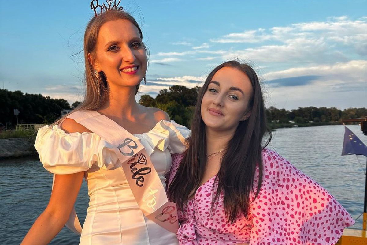 Anna z Rolnik szuka żony na wieczorze panieńskim 00