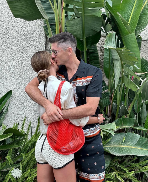 Anna Lewandowska pokazała brzuch na jachcie