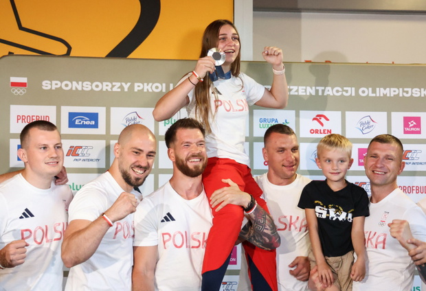 Julia Szeremeta powitana na lotnisku