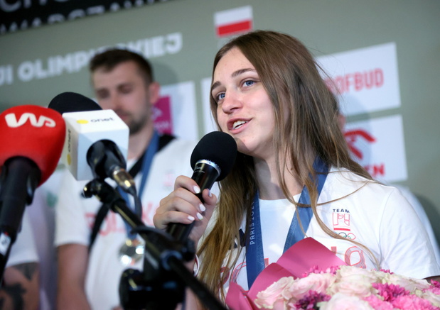 Julia Szeremeta powitana na lotnisku