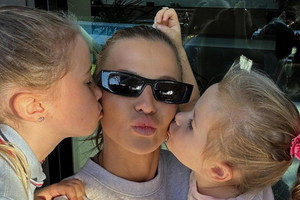 Anna Lewandowska z córkami