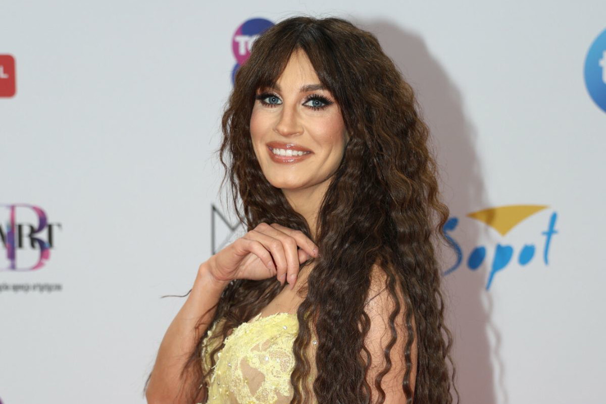 Sylwia Grzeszczak w cekinowej mini na festiwalu w Sopocie