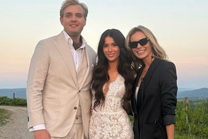 Izabela Janachowska w czerni na ślubie Roksany Węgiel i Kevina Mgleja