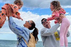 Anna Lewandowska i Robert Lewandowski z dziećmi