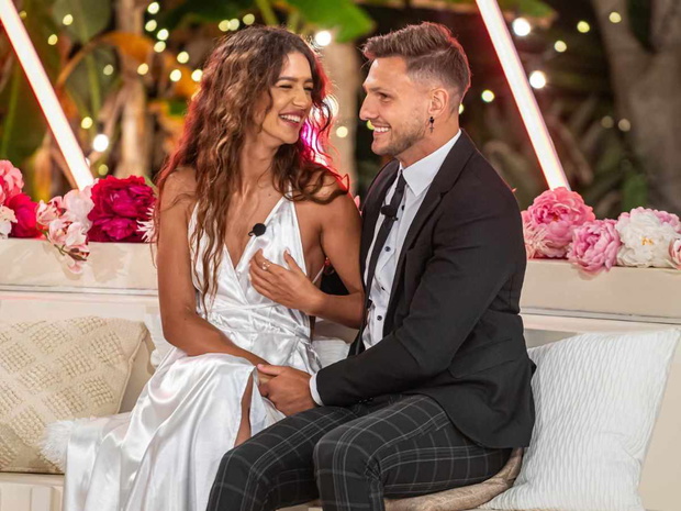 Laura z Love Island zaskoczyła wyznaniem o relacji z Arminem. Pochwaliła się swoim szczęściem