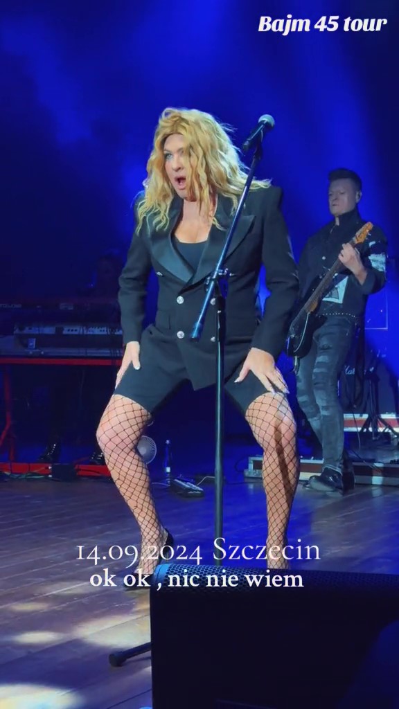 Beata Kozidrak wije się na scenie