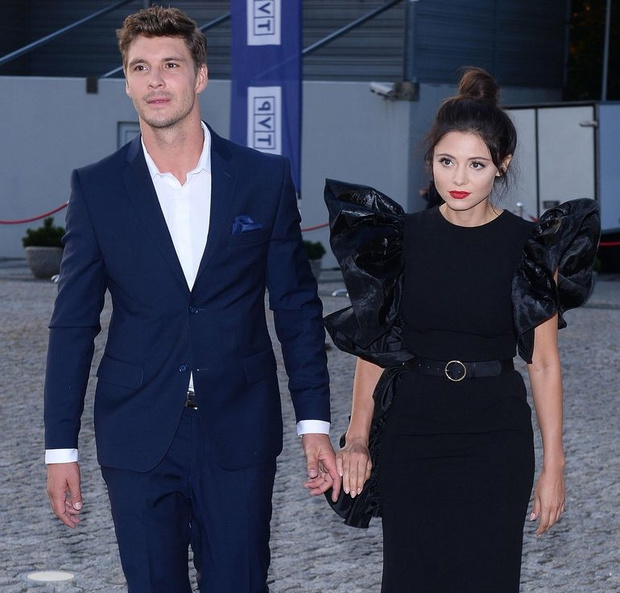 Mikołaj Roznerski i Adriana Kalska- dlaczego nie pojawili się na ramówce TVP?