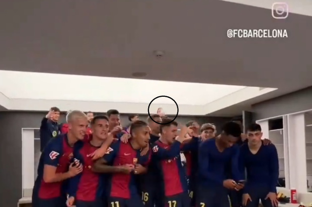 Wojtek Szczęsny pali po meczu