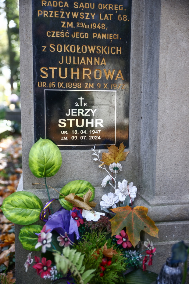 Tak dzisiaj wygląda grób Jerzego Stuhra. Poruszający widok