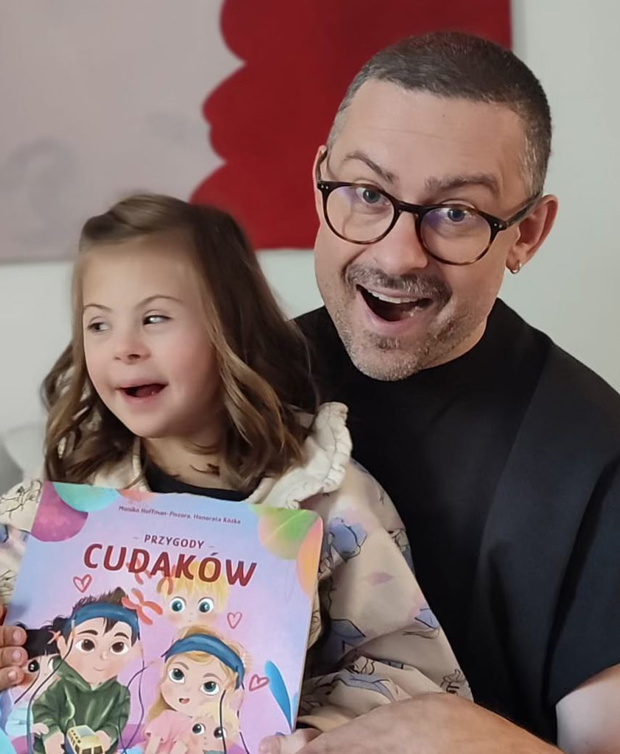 Bartek Królik z córką Jagodą
