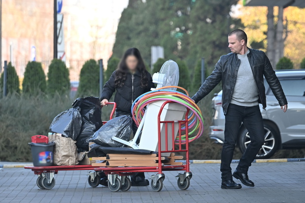 Marcin Hakiel pakuje i wynosi swoje rzeczy. Co dalej z gwiazdorem?