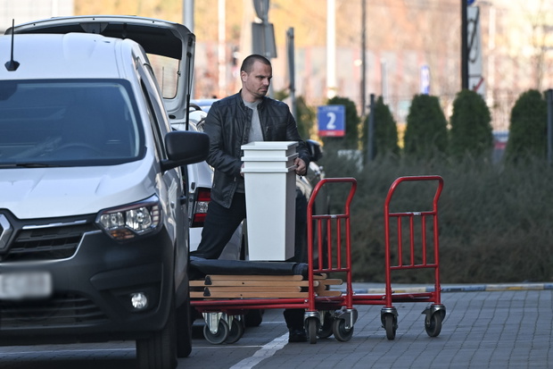 Marcin Hakiel pakuje i wynosi swoje rzeczy. Co dalej z gwiazdorem?