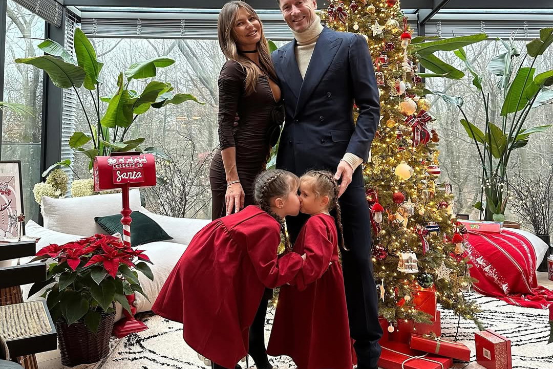 Anna i Robert Lewandowscy już ubrali choinkę