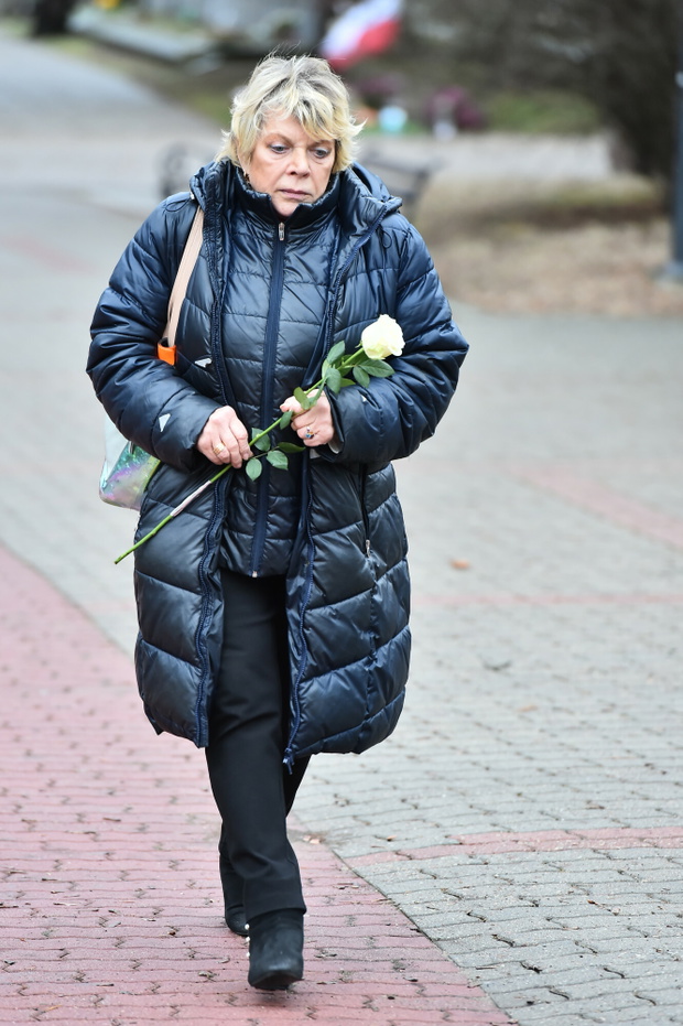 Dorota Stalińska na pogrzebie Stanisława Tyma