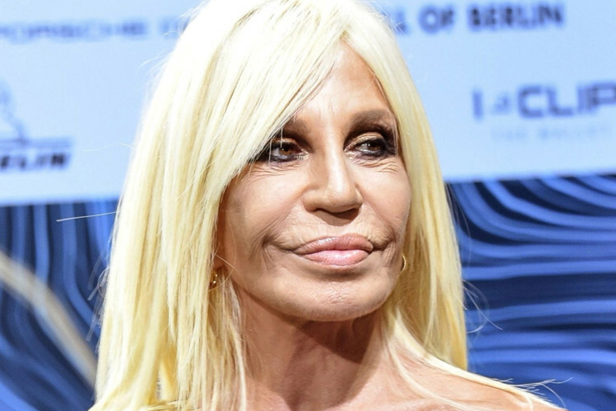 Odmieniona Donatella Versace