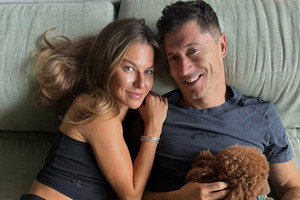 Anna i Robert Lewandowscy odwiedzili chore dzieci
