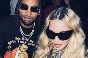 Madonna jednak zakochana? Gwiazda pokazała pierścionek
