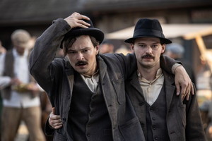 Dawid Ogrodnik i Mateusz Kościukiewicz