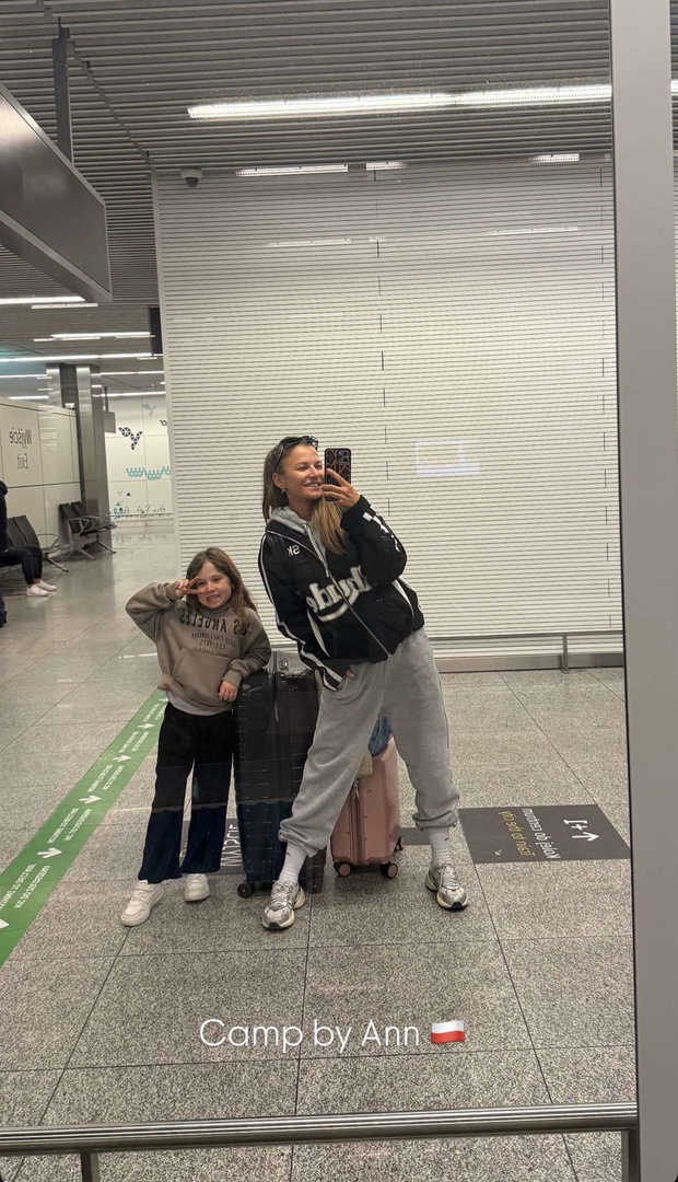 Anna Lewandowska zabrała starszą córkę na obóz w Polsce