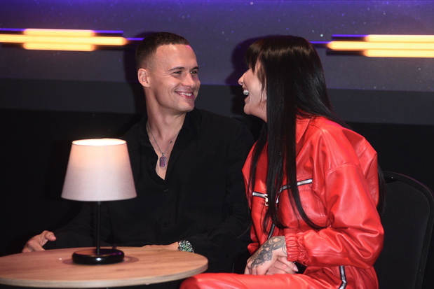 Karolina Gilon i Mateusz Świerczyński całują się w Tańcu z Gwiazdami