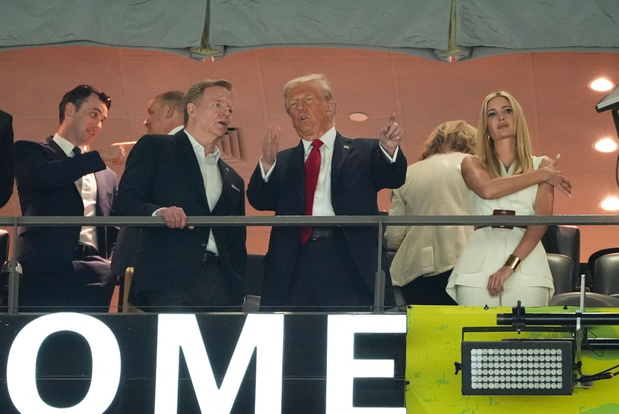 Donald Trump z rodziną na Super Bowl