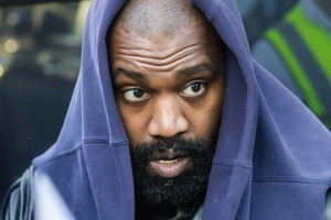 Kanye West porzucony przez agenta i pozwany