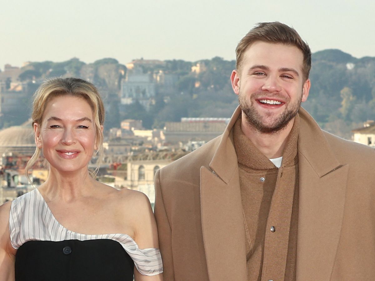 Renée Zellweger i Leo Woodall
