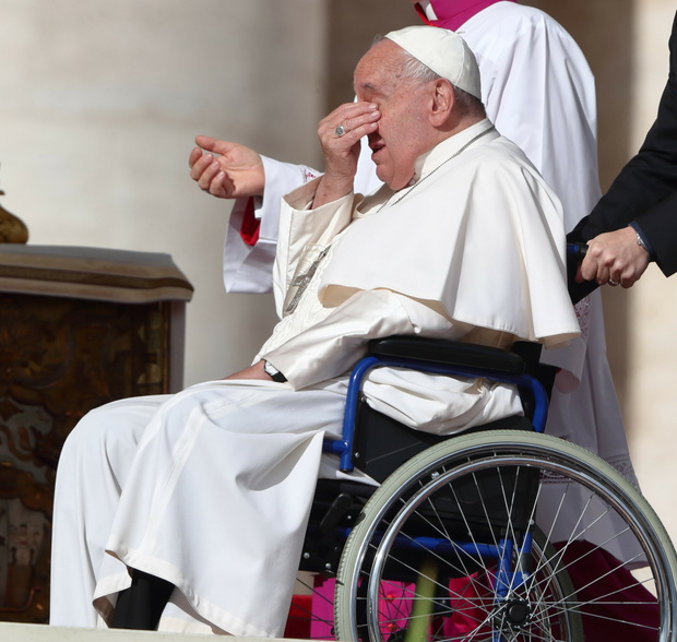 Papież Franciszek zwołał kardynałów