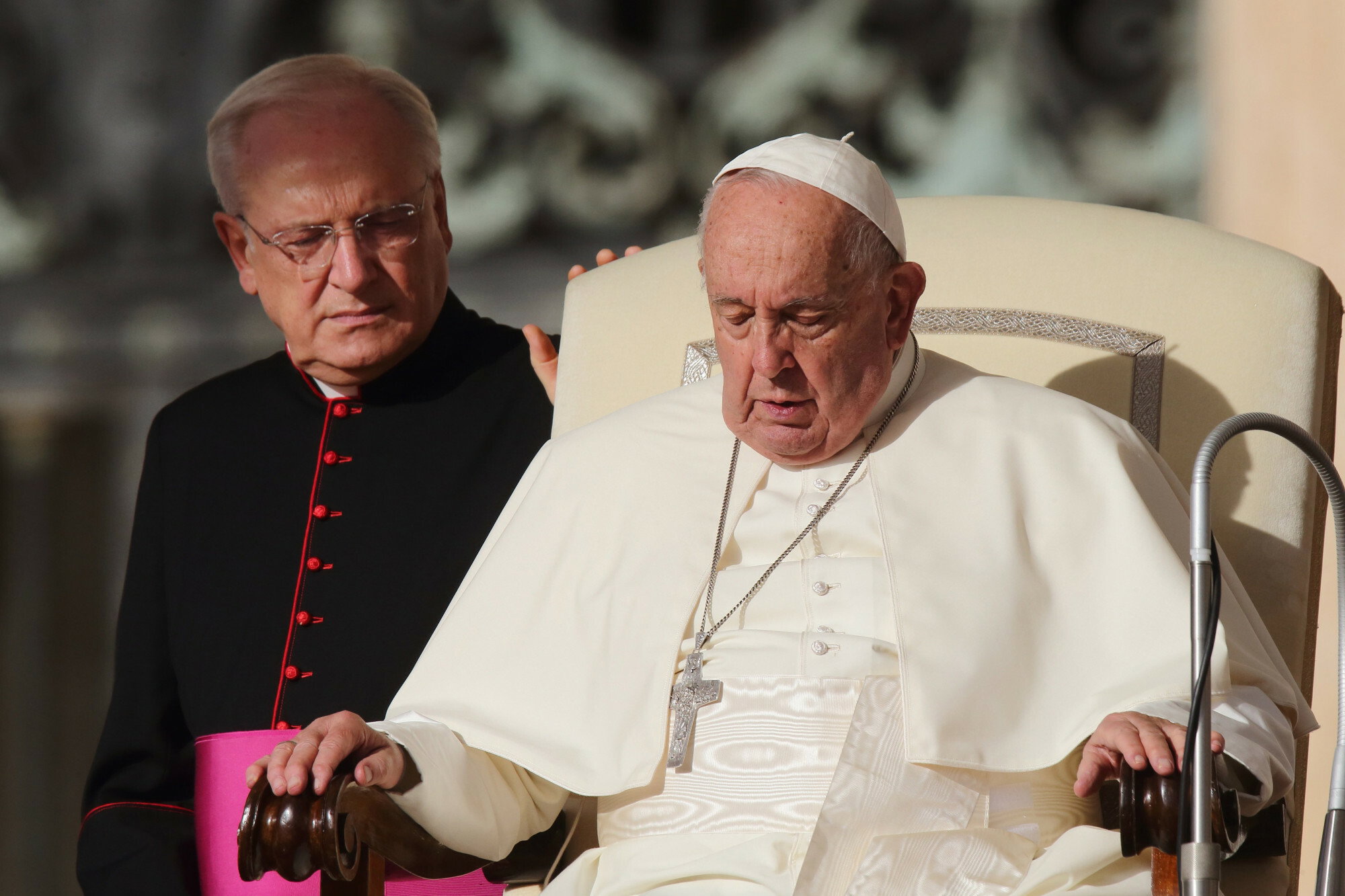 Papież Franciszek nie jest już w stanie krytycznym