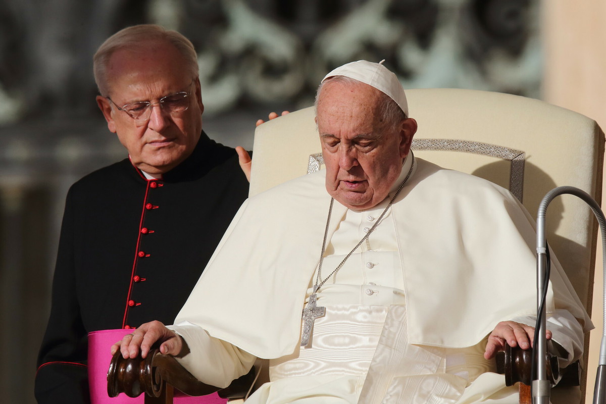 Papież Franciszek nie jest już w stanie krytycznym