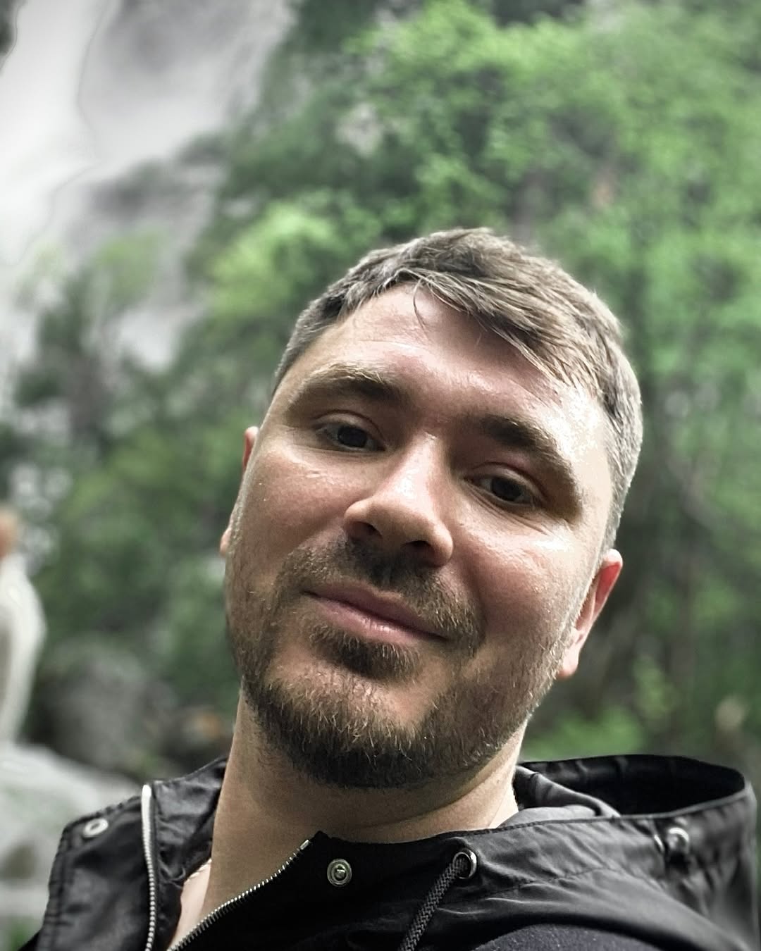 Daniel Martyniuk spakował się i wyleciał z kraju. „Jestem cały aż zgrzany”