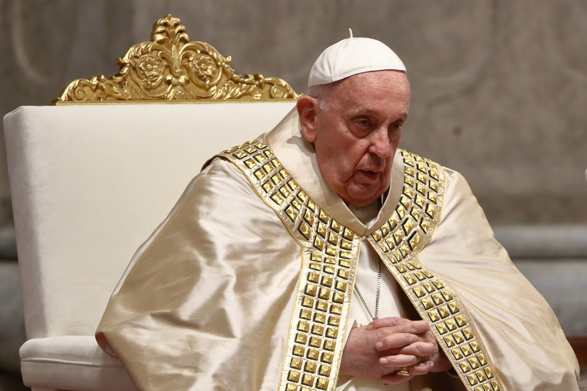 Papież Franciszek walczy o zdrowie: najnowsze doniesienia z rzymskiej kliniki