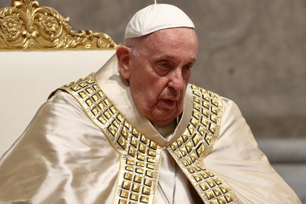 Papież Franciszek walczy o zdrowie: najnowsze doniesienia z rzymskiej kliniki