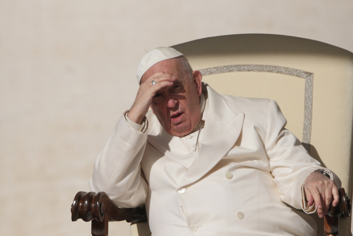 Papież Franciszek walczy z obustronnym zapaleniem płuc: najnowsze informacje o stanie zdrowia