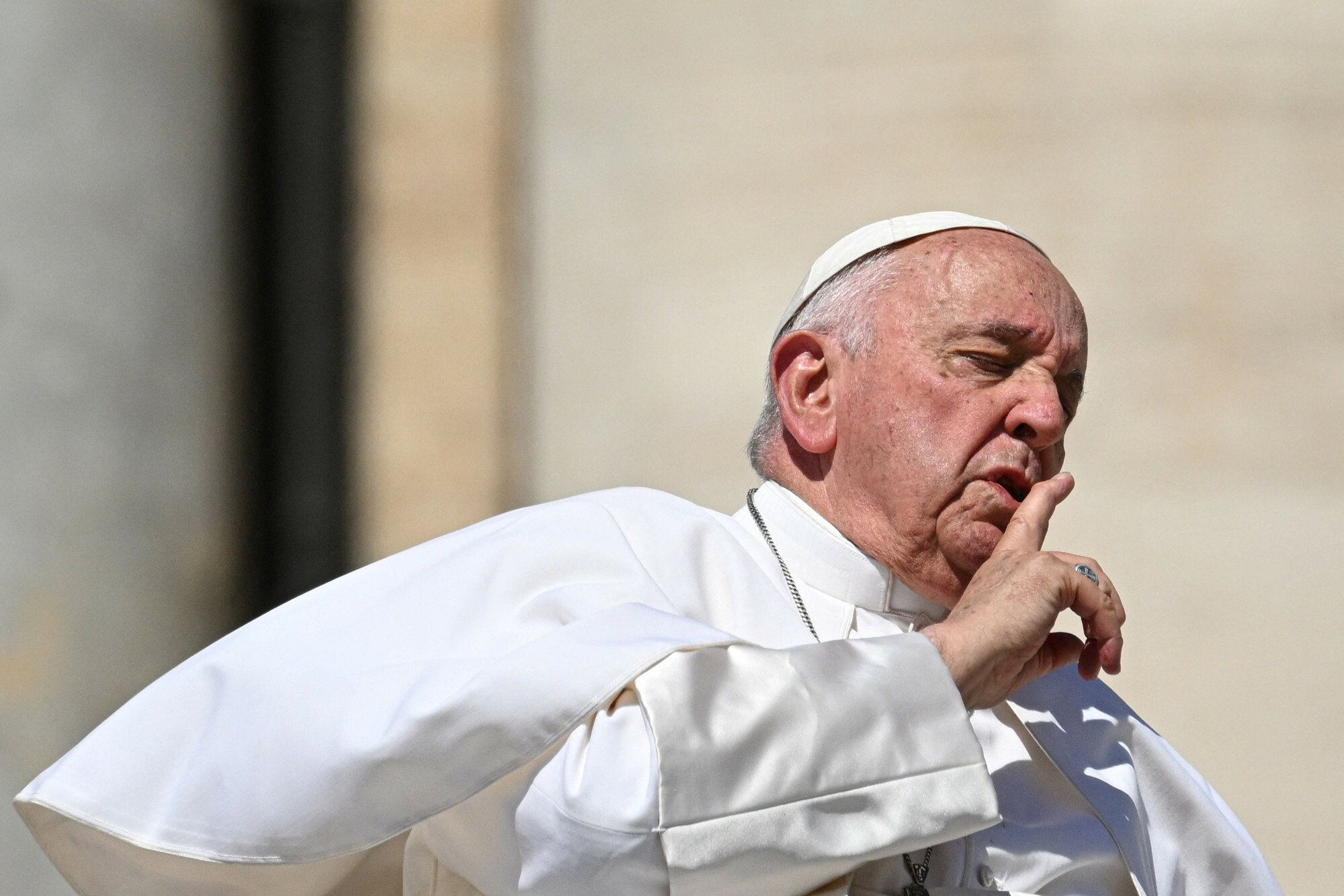 Papież Franciszek w szpitalu modli się za ofiary tragicznej powodzi w Argentynie