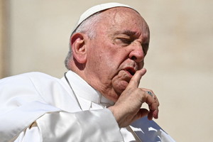 Papież Franciszek w szpitalu modli się za ofiary tragicznej powodzi w Argentynie