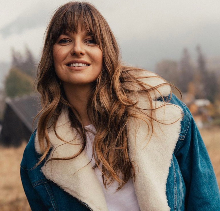 Anna Lewandowska w jeansowej kurtce Levis