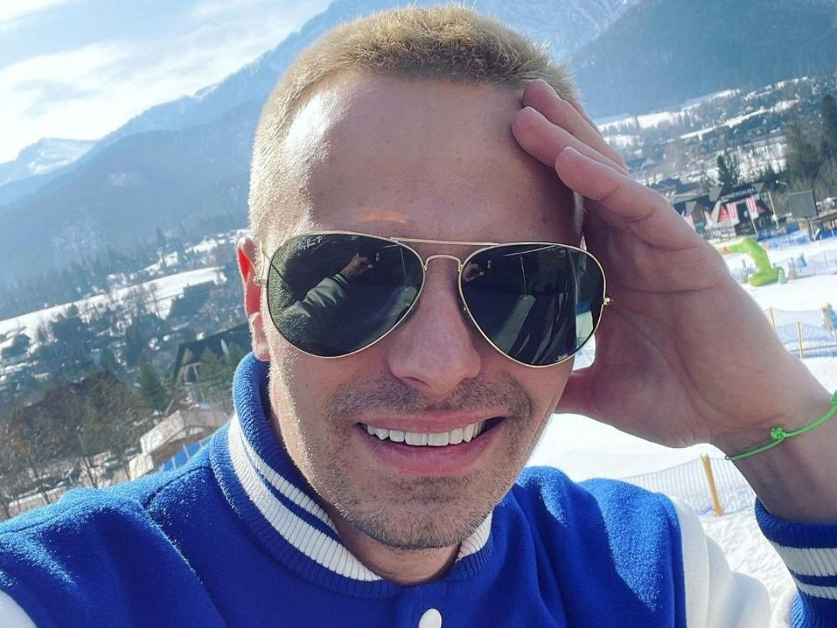 Marcin Hakiel pokazał, jak się relaksuje g