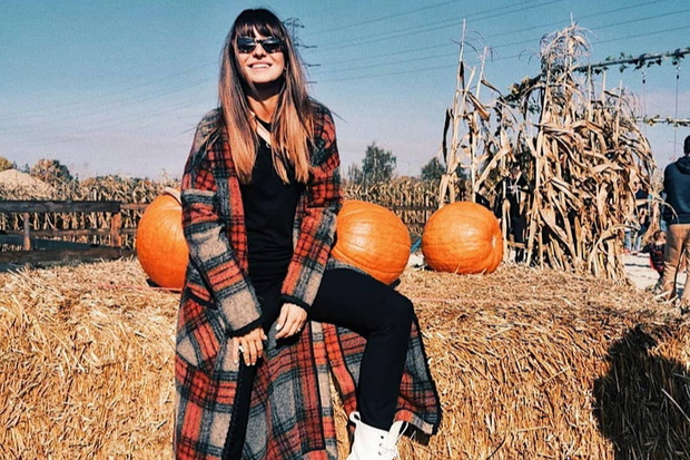 Anna Lewandowska w swetrze w kratkę Bizuu