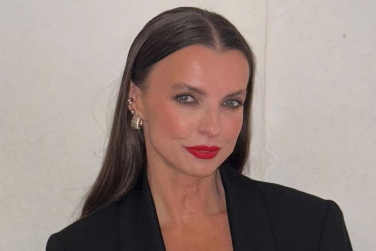 Dawniej obciach, teraz hit? Popatrzcie tylko na nogi Sokołowskiej. Tak promuje nową edycję "Top Model"