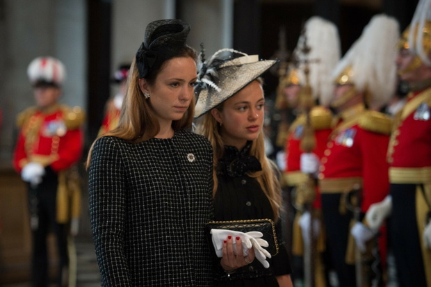 Lady Marina Windsor i Lady Amelia Windsor na 90. urodzinach królowej Elżbiety II