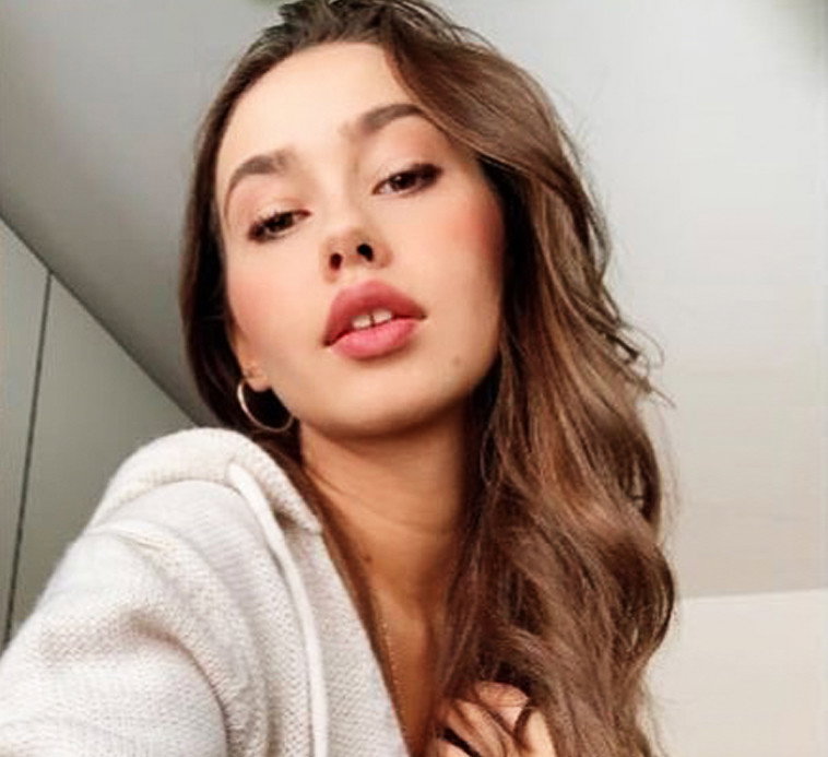 Marcelina Ziętek w dresie ecru