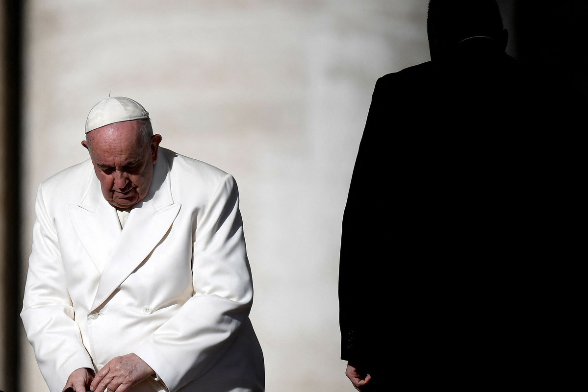 Papież Franciszek wraca do zdrowia: najnowsze informacje z Watykanu
