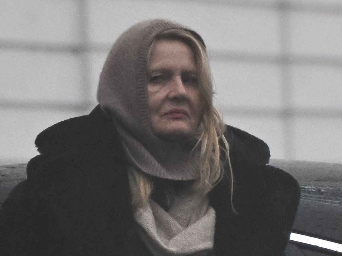 Grażyna Szapołowska przyłapana przez paparazzi.