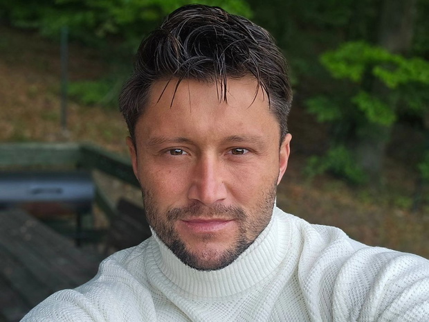 Piotr Mróz jasno o intymnych chwilach przed ślubem: "To jest upadek"