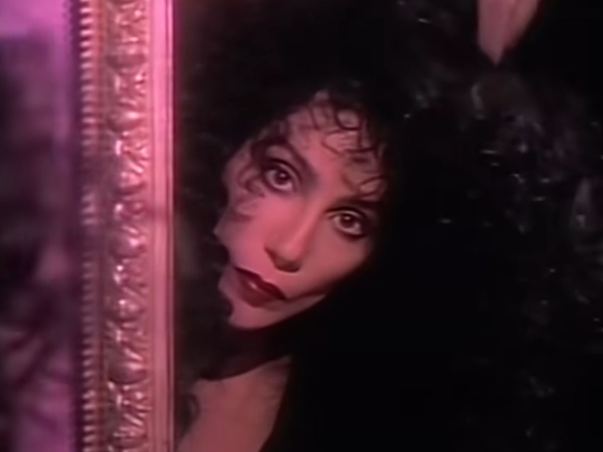 Legenda lat 80. nie nagrała tego pierwsza. Ten hit wciąż króluje na playlistach