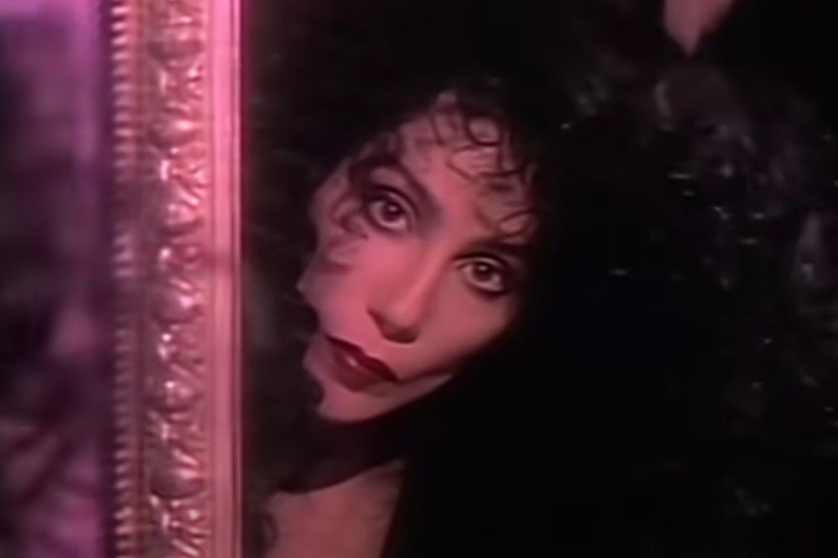 Legenda lat 80. nie nagrała tego pierwsza. Ten hit wciąż króluje na playlistach