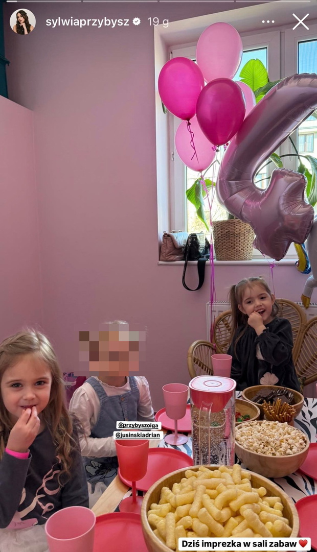 Sylwia Przybysz i Jan Dąbrowski świętują urodziny Neli(1)