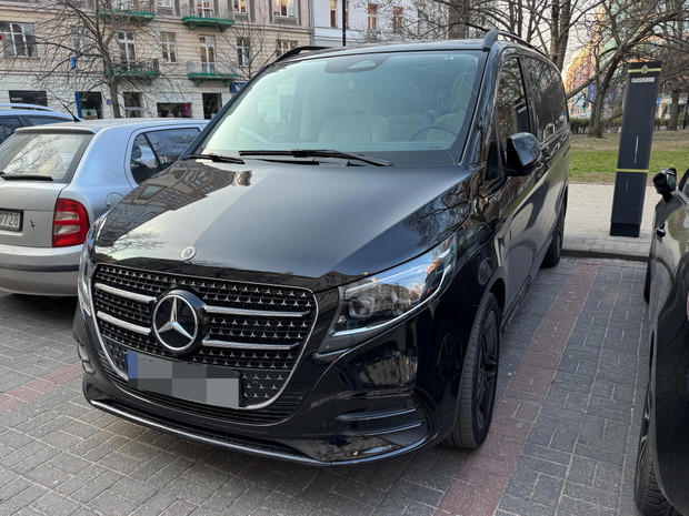 Krzysztof Ibisz kupił rodzinne auto za pól miliona
